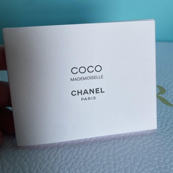 CHANEL Gold Hair Accessory Trio - Picture 4 of 4